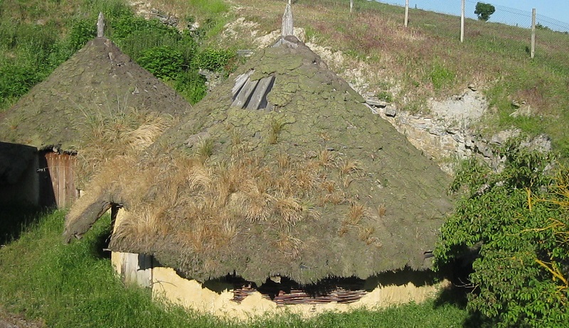 In AD 393 Ausonius describes darkened thatched huts where the Pyrenean Bigerri dwelled, who are reported to wear leather clothes and rely on domesticated sows and goats